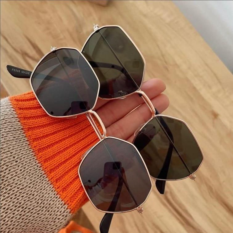 Suga Octagon Round Black Sunglass aciwx1-0u